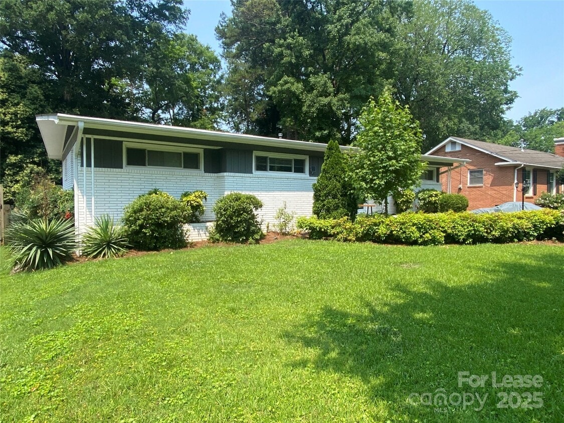 Primary Photo - 914 Burnley Rd