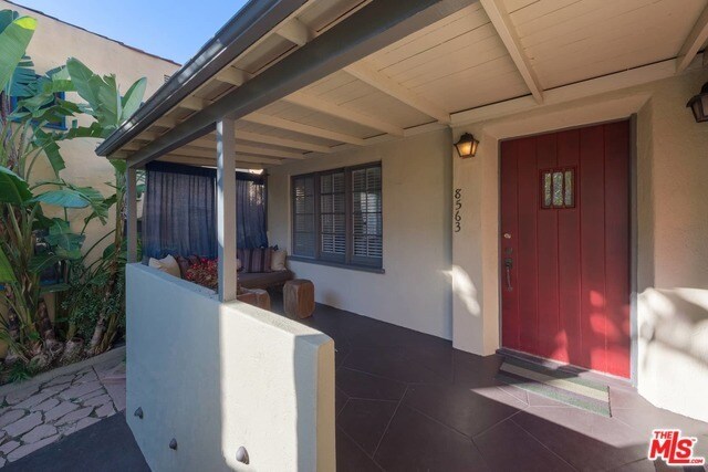 Building Photo - 8563 Rugby Dr