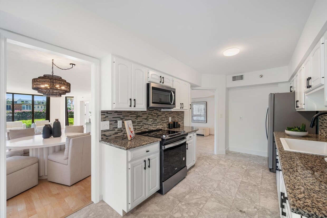 Primary Photo - 1401 S Ocean Blvd