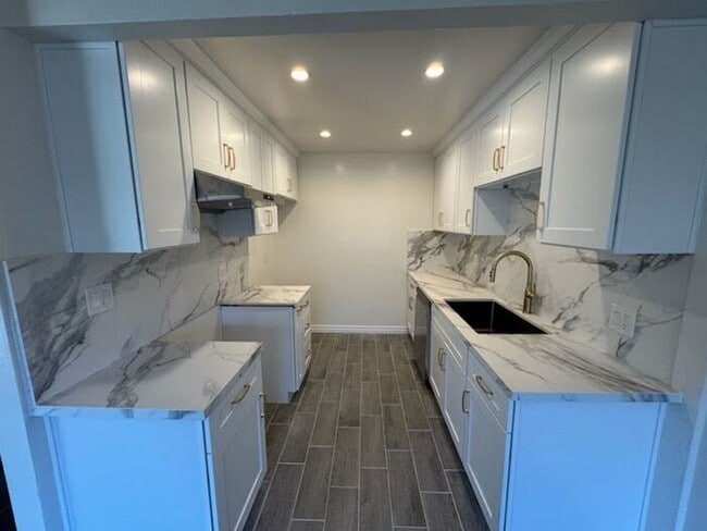 Building Photo - Brand New 2 Bed 1 Bed Home for Rent Orange...