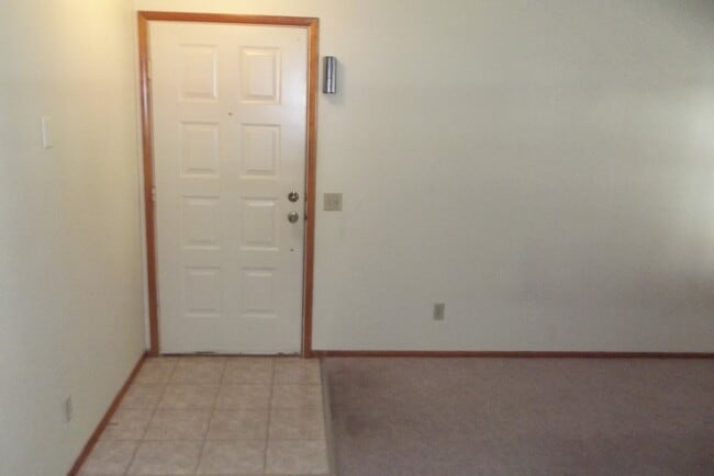 Building Photo - 6663 W Tropicana Ave