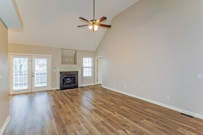 Building Photo - 511 Parrish Way