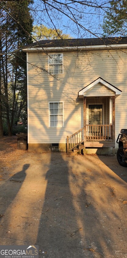 Primary Photo - 102 Moye St