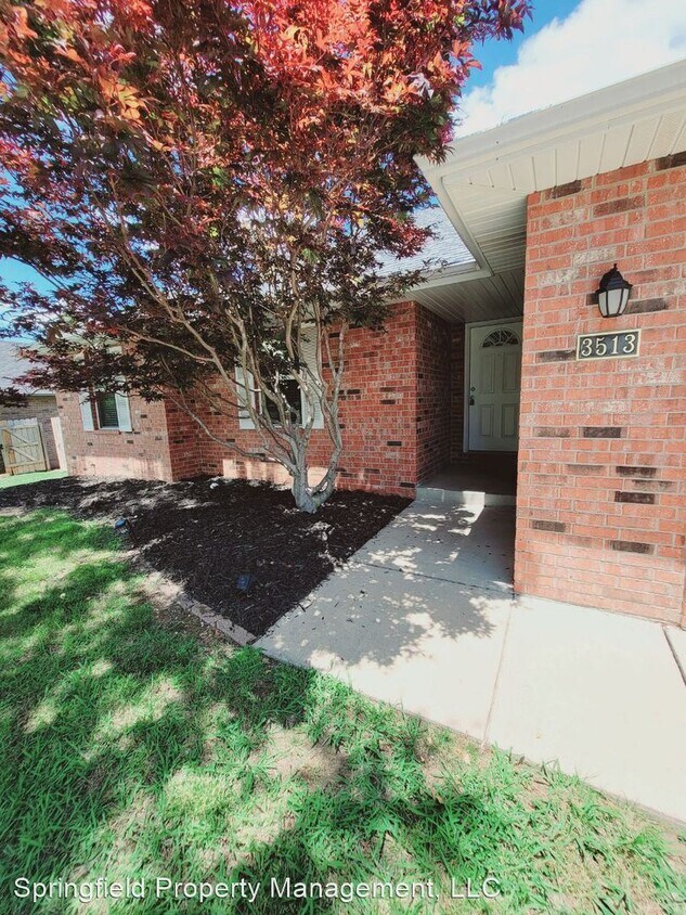 Foto principal - 3 br, 2 bath House - 3513 W Village Ter