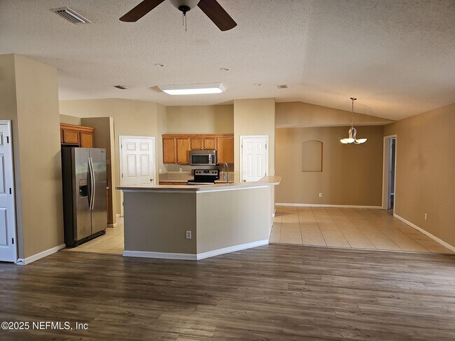 Building Photo - 1971 Belhaven Dr