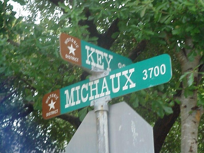 Building Photo - 1002 Key St