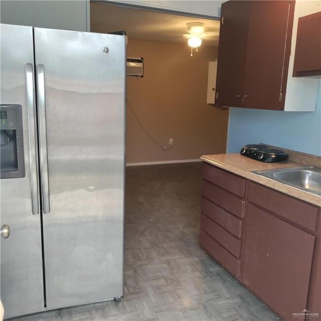 1012 N Glasscock Rd, Mission, TX 78572 Room for Rent in Mission, TX