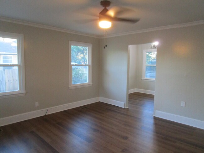 Foto del edificio - 1914 Georgianna Dr