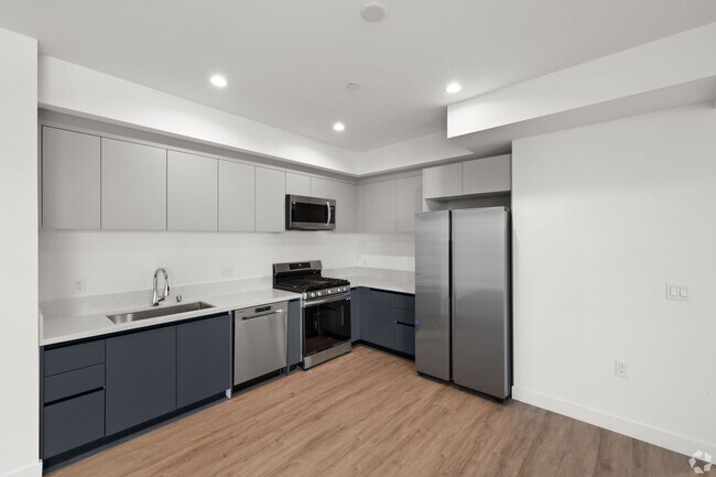 Building Photo - HUGE Studio - 403