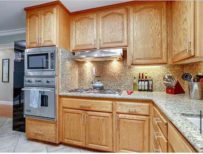 Foto del edificio - Remodeled Home in Great Location w/ Solar,  Central A/C & No Carpets!!