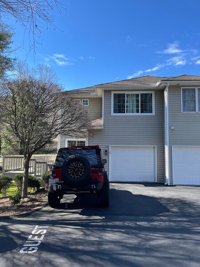 Foto del edificio - 106 Grist Mill Drive - Spacious home in Ha...