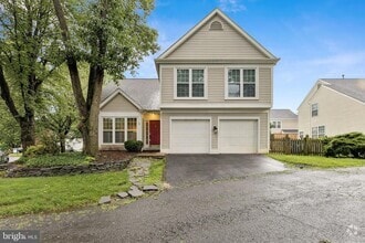 Building Photo - 507 Foxridge Dr SW