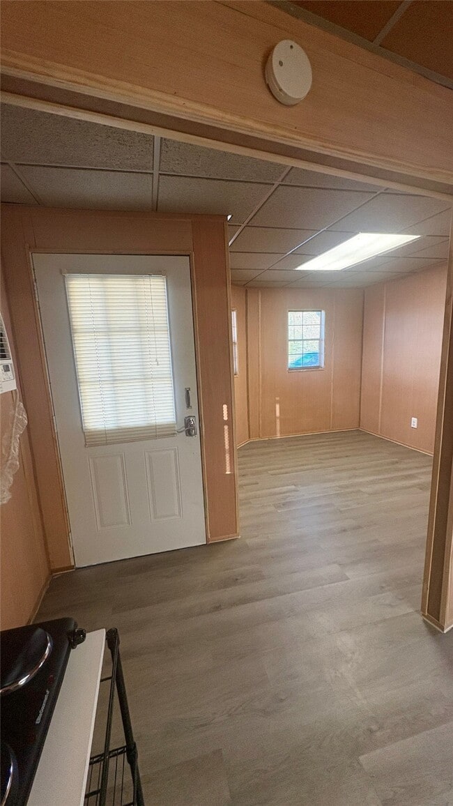 Building Photo - 3300 County Rd 190