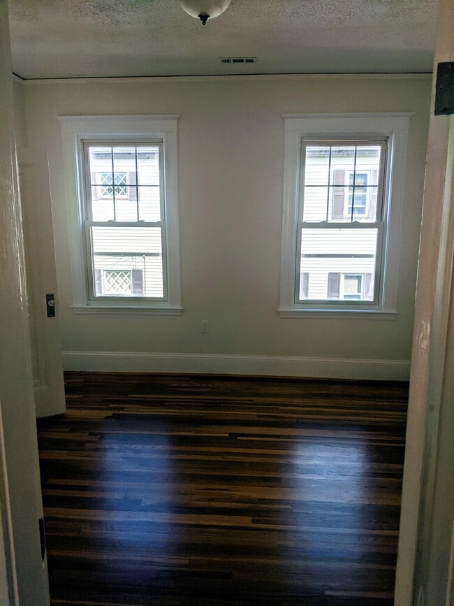 Building Photo - 105 Franklin Ave