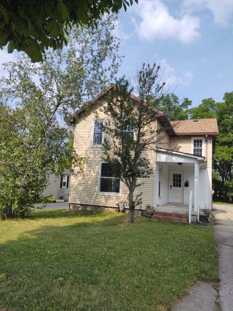 Primary Photo - 43 Lake Ave