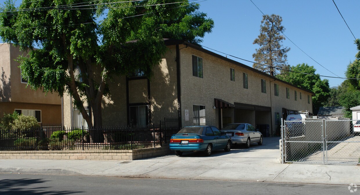 24943 Walnut St, Newhall, CA 91321 Apartments in Newhall, CA