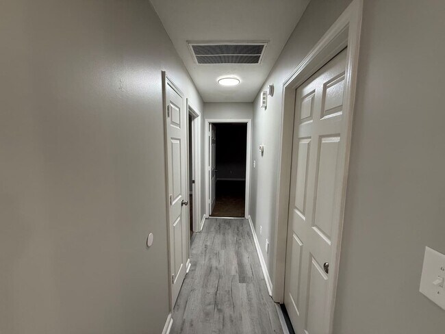 Foto del edificio - 698 Needmore Rd