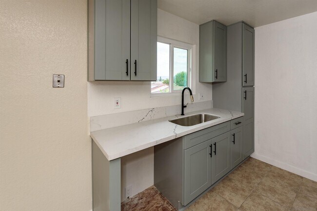 Foto del edificio - 11187 Kelowna Rd