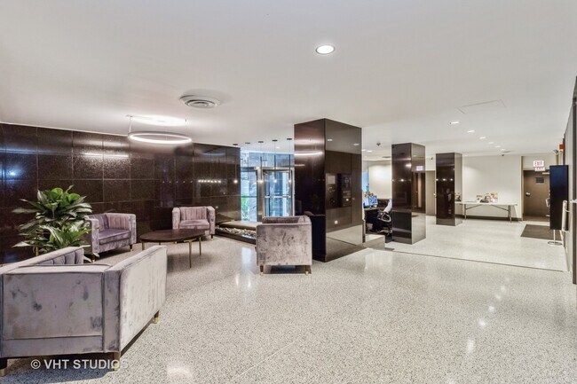 Foto del edificio - 253 E Delaware Pl 3G