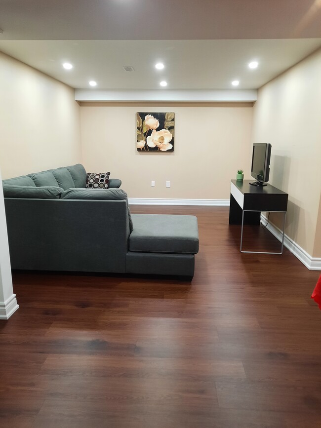 Living room - 841 William Lee Av