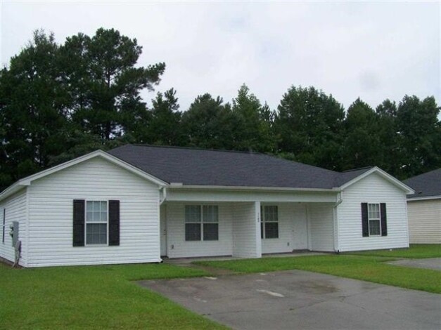 Primary Photo - 1102-1147 Carver Cir