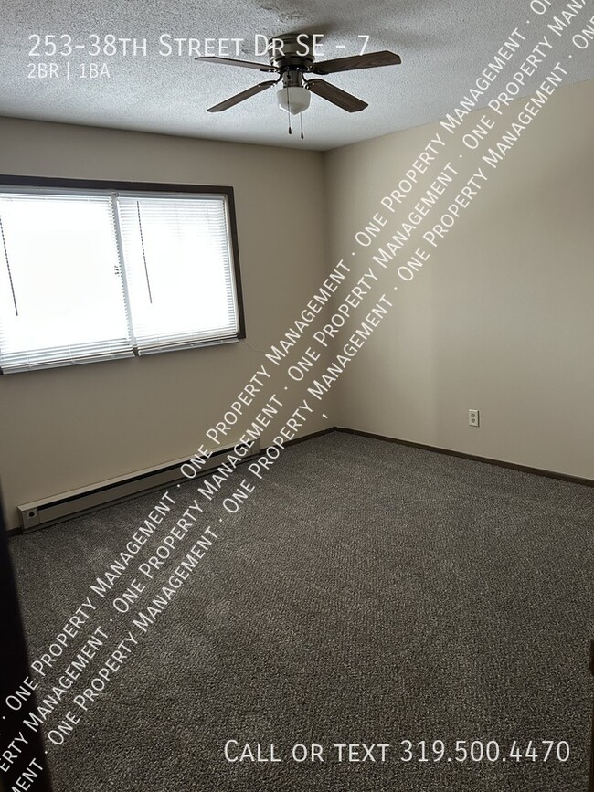 Foto del edificio - 253-38th Street Dr SE -7