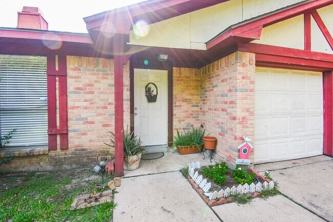 Building Photo - 12106 Pecan Meadow Dr