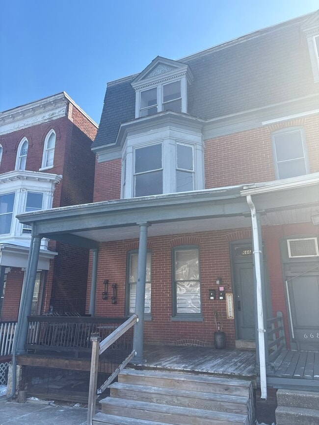 Building Photo - 666 W Princess St