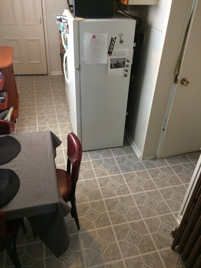 Building Photo - 236 Meyran Ave