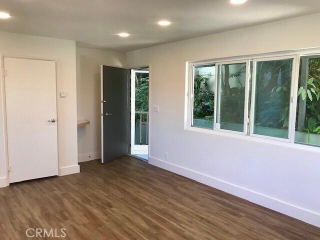 Building Photo - 1516 Buena Vista
