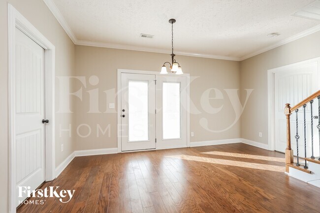 Foto del edificio - 1032 Henry Pl Blvd