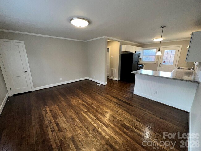 Foto del edificio - 148 S Smallwood Pl