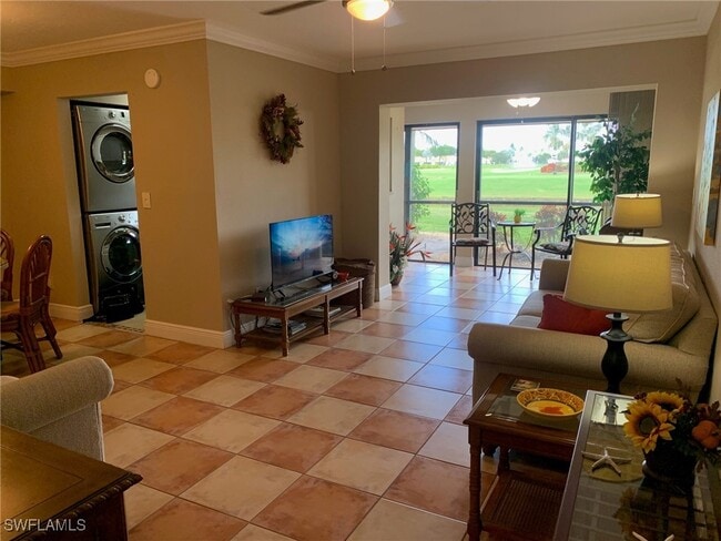 Foto del edificio - 7410 Lake Breeze Dr
