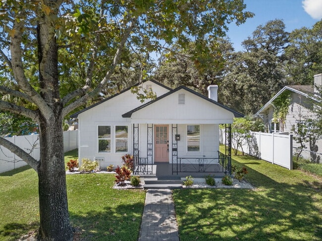 Building Photo - Fully Renovated 3 bedroom St. Pete Home | ...