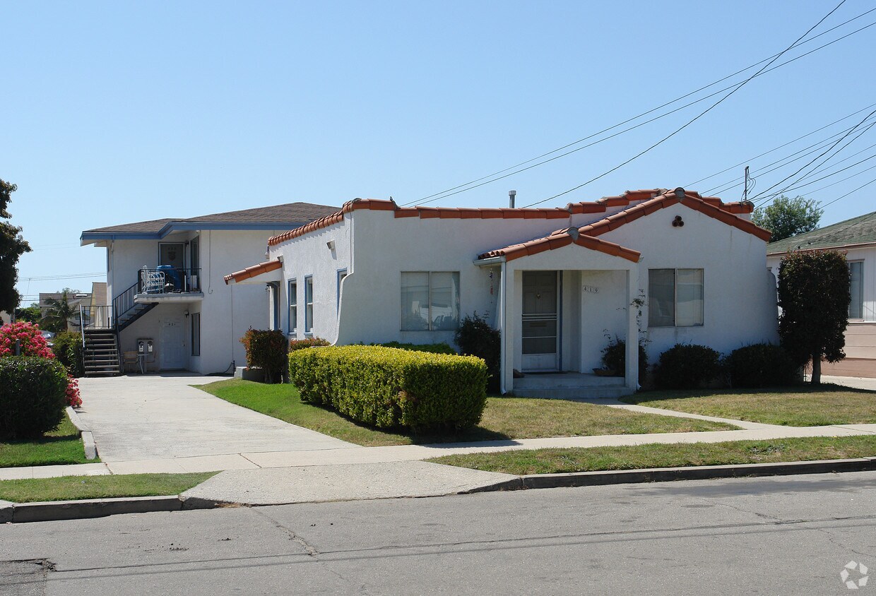 Primary Photo - 419-423 S Evergreen Dr