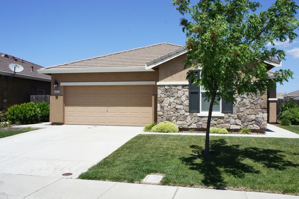 1227 Marisol Dr, Manteca, CA 95337 House Rental in Manteca, CA