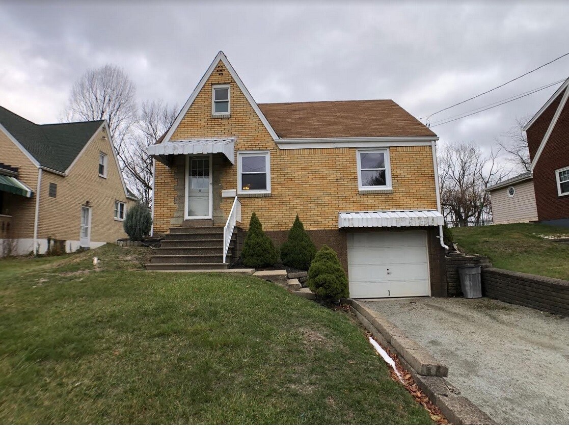 Primary Photo - 3529 Outlook Dr