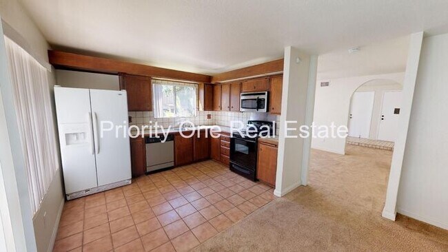 Building Photo - 13335 Olive Meadows Dr