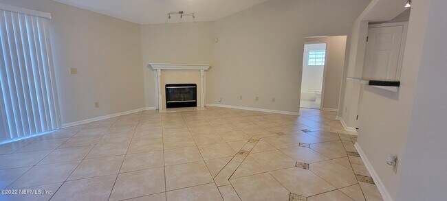 Foto del edificio - 7535 Deer Cove Ln