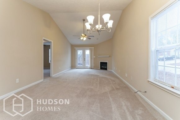 Building Photo - AVAILABLE NOW! - 100 Waverly Drive, Lexing...