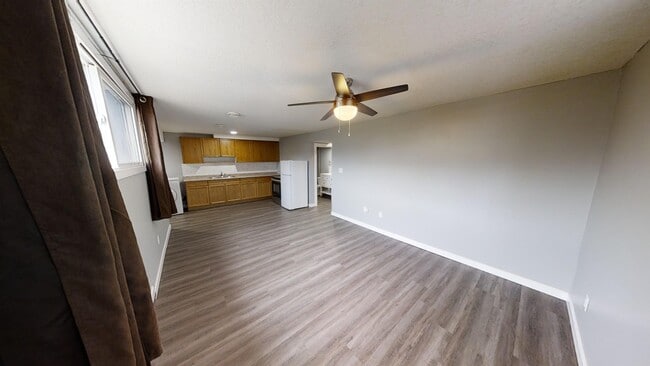 Building Photo - 9831 100a Ave