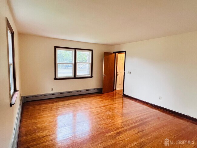 Building Photo - 346 Carteret Ave