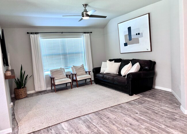 Building Photo - 31645 Nimbus Dr