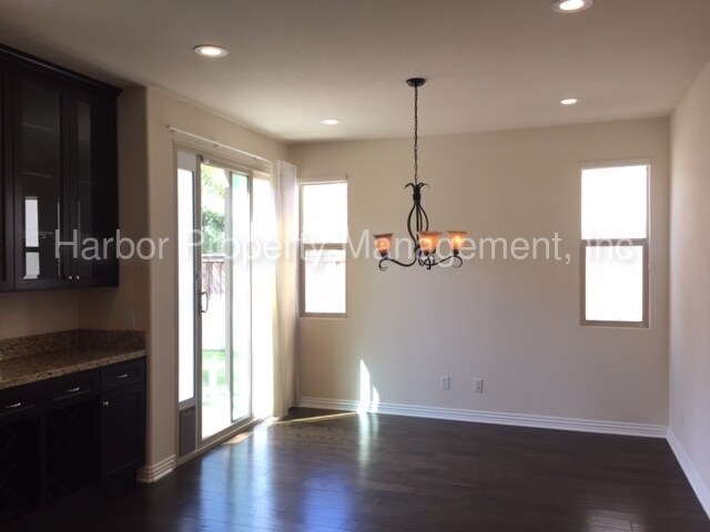 Building Photo - 1652 Orchid Way