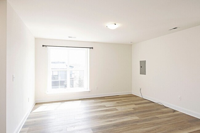 Foto del edificio - Pet-Friendly Studio Apartment in Desirable Old Trail