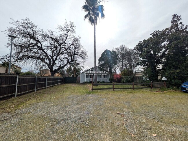 Foto del edificio - Updated Sacramento 2bd/1ba House Near UCD!