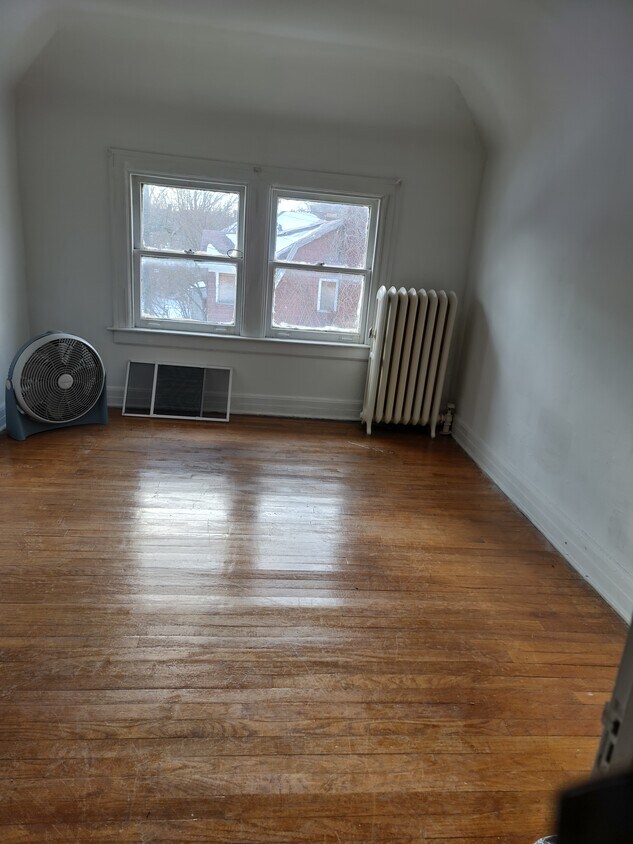 Primary Photo - 3045 Lawrence St