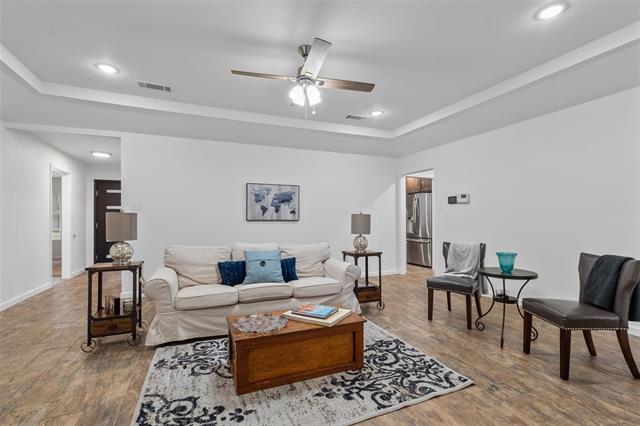 Foto del edificio - 904 Meadowlark Ln