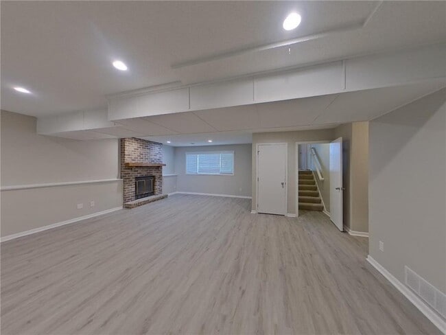 Building Photo - 12015 60th Pl N