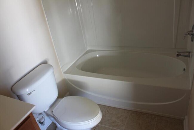 Foto del edificio - Awesome opportunity to live in  2BR,2.5 BA...